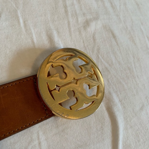 Tory Burch Logo Belt in Tan - Picture 3 of 7